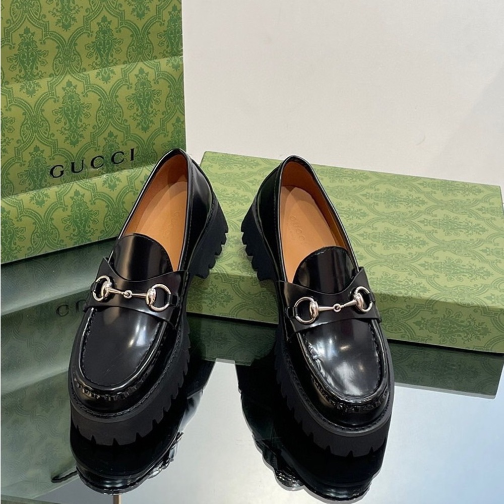 Gucci flats